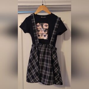 Girls Figure Graphic Tee & Plaid Pinafore Skirt size 8